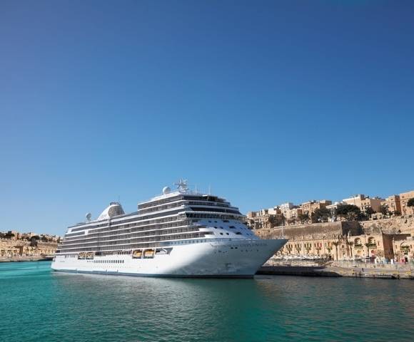Regent Seven Seas Cruises - Hero Image